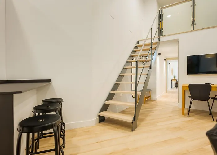 Modern Duplex 2B 2Bath Historic Centre