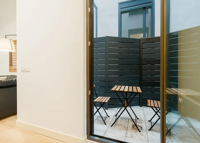 Modern Duplex 2B 2Bath Historic Centre
